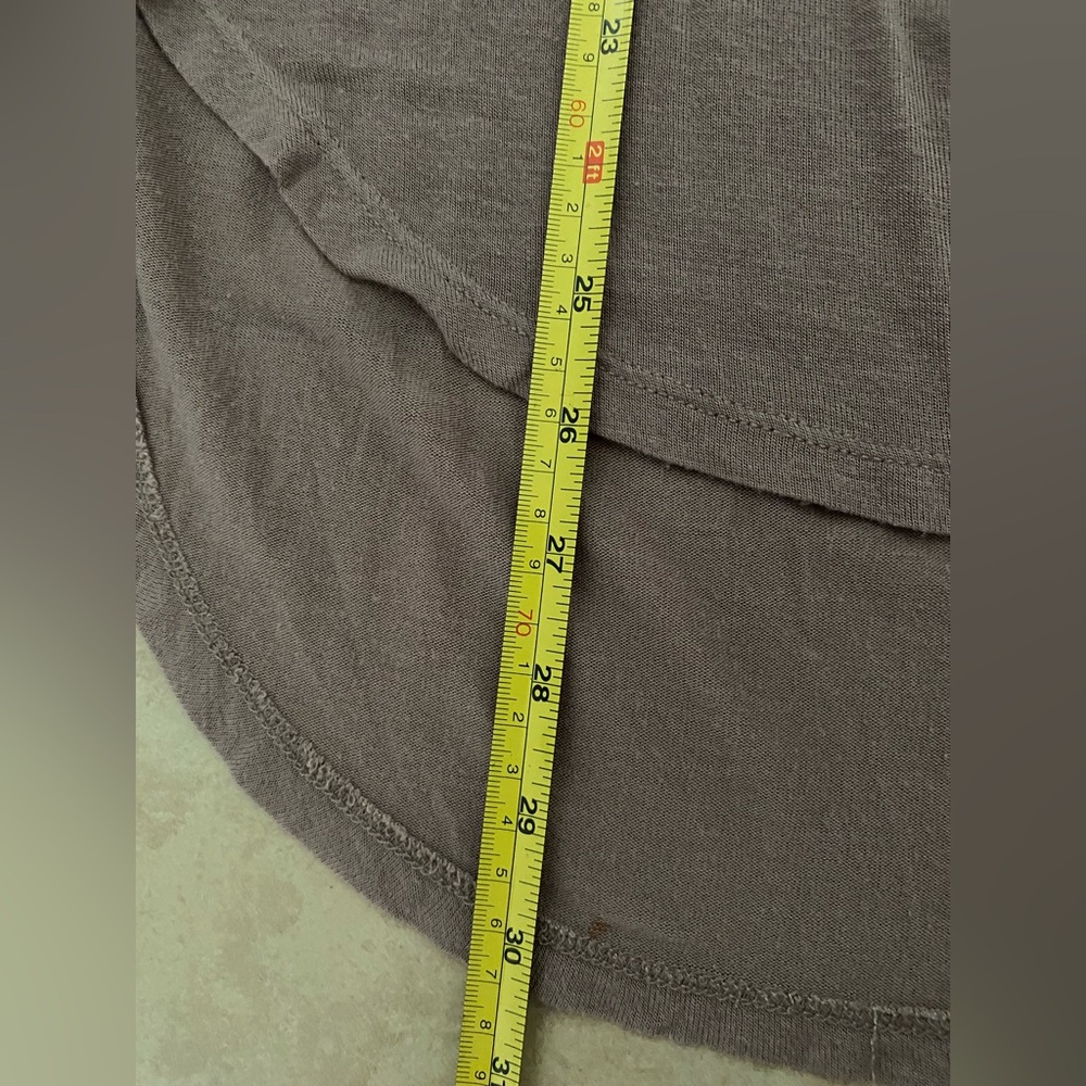 Tresics Oversized Putty Exposed Seams Hi Low Sheer Long Sleeved Tunic Tee M - Picture 9 of 9